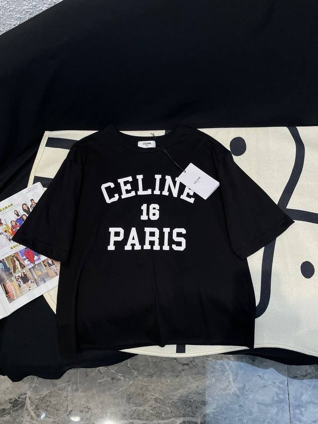 Celin*24早春新品！时髦精单品。经典黑白配色宽松短t。定位印花logo图案短袖t恤！复古时髦又高级！经典版型不挑人！进口纯棉质感超赞！强烈推荐自留款。黑色