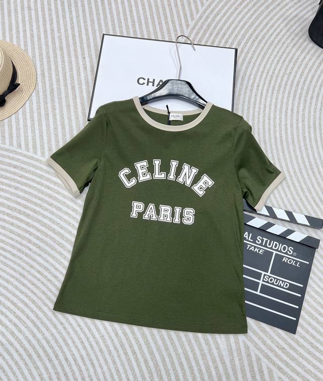 Celine 24Ss 植绒字母t恤炸街款！采用植绒印花工艺 军绿色白色百搭时髦 实用性非常强的一件！纯棉面料上身亲肤舒适 随意搭配都好看！Ins 小红书等平台