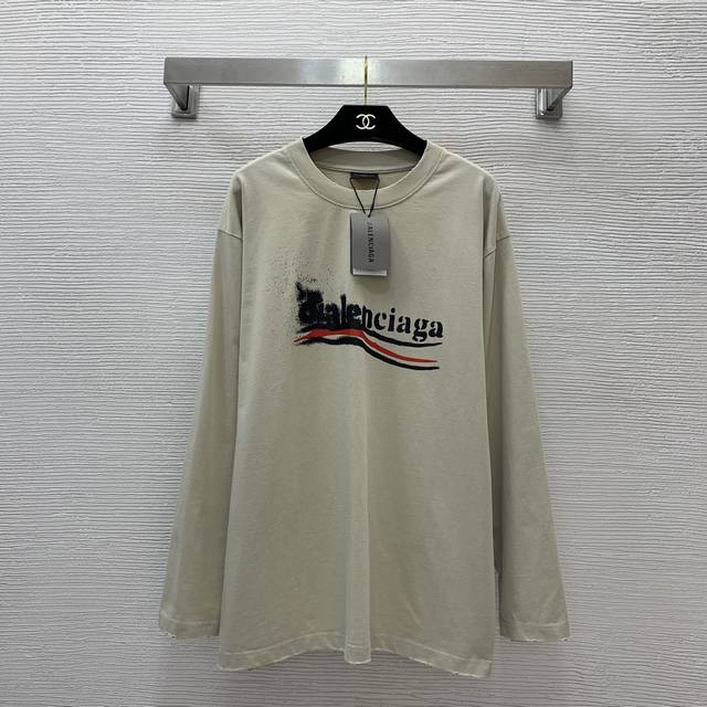 款号D24100357 BALENCIAG*巴黎家早秋新款 胸前字母logo溶解可乐印花宽松休闲百搭长袖t恤衫！卡其色、深灰色、 M码：肩宽52，胸围112，袖