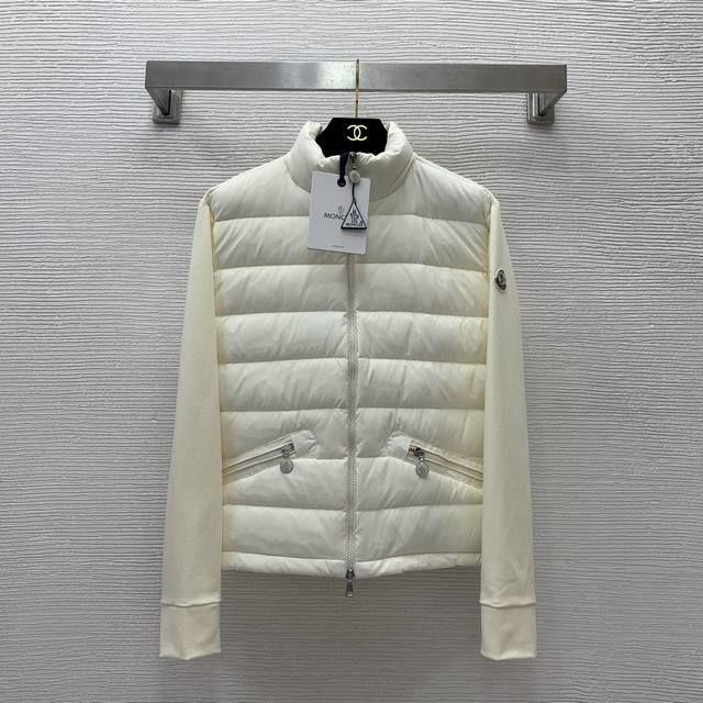 款号G24092689 Moncler*蒙口高版本！精品定制国标90%白鹅绒填充物！原版开模定制logo配件、采用高密空气棉面料拼接时尚百搭短款轻薄羽绒服拉链夹