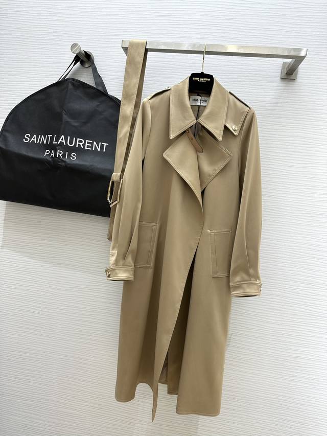 SAINT LAURENT ysl2秋冬新款 重磅素绉缎 雾面廓形长风衣 高定成衣 作为“大女主”的标配品 极简的设计 利落的线条 大气的风格 高级的质感 低调