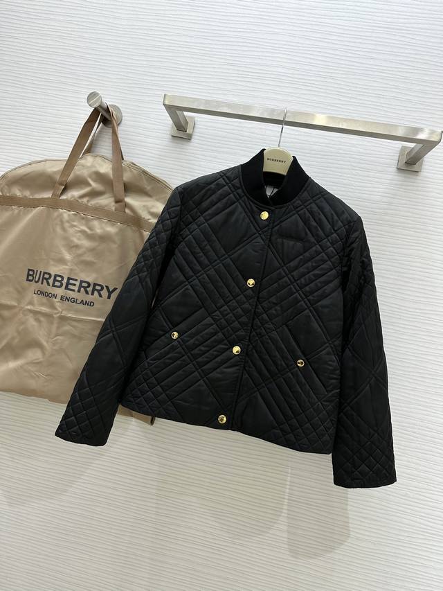 BBurberry 秋冬新款 专柜同步 菱形绗缝夹棉 棉服外套 螺纹立领设计 定制纽扣低调时髦！进口机压线格工艺 原版立体剪裁 经典版型 英伦风百搭又帅气！轻盈