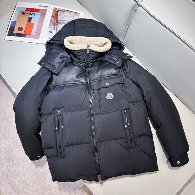 Moncler 2024 秋冬新款 Braye 系列羽绒服，特级羽绒 Moncler Braye短款羽绒服夹克外套 进口绵羊皮十羊羔毛拼接 90鹅绒填充！Bra