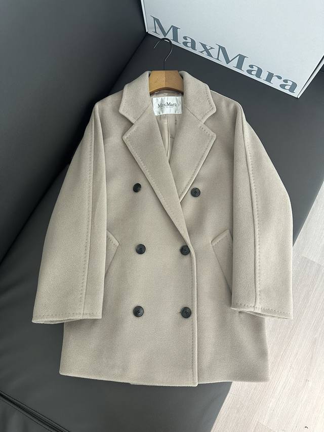 MaxMara Guinea 系列 101801 短款羊绒大衣 外套，中长款版型，yb定制90%羊毛 10%山羊绒，高版本！ 颜色：七色 码数：34 36 38