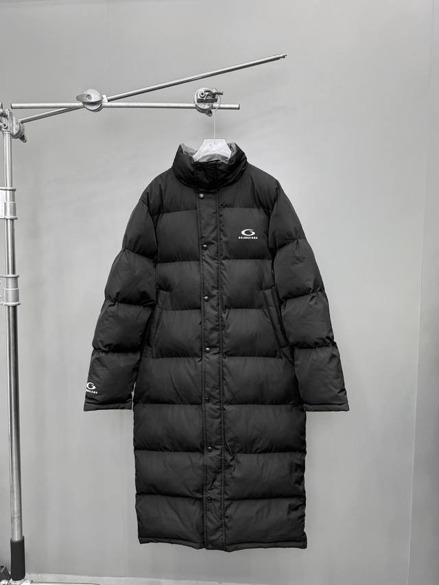 NEW｜新款超长棉服，进口再生纤维面布，内胆夹棉保暖厚实，H版型显瘦遮肉，整身绗缝不跑棉，黑灰撞色设计感十足，宽松版型男女同款，尺码Sml