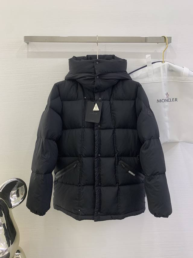 上身效果｜Moncler 黑标系列loff Jacket中长哑光雾面羽绒外套.中长黑武士.男女上身都好看.