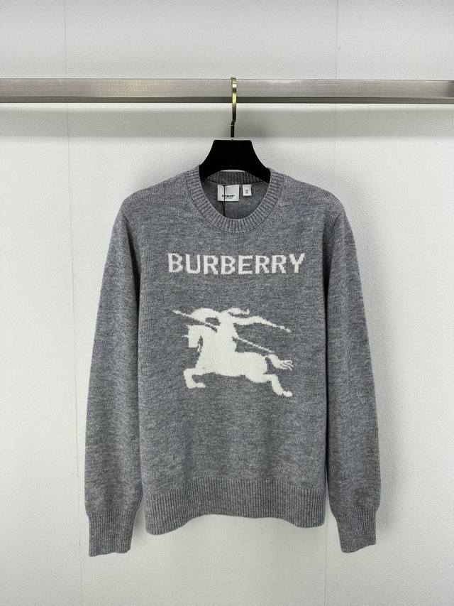 Burberr**上新细节 24 秋冬新款针织圆领套头 经典字母logo战马骑士撞色提花装饰 简约时髦大牌百搭 2色3码sml