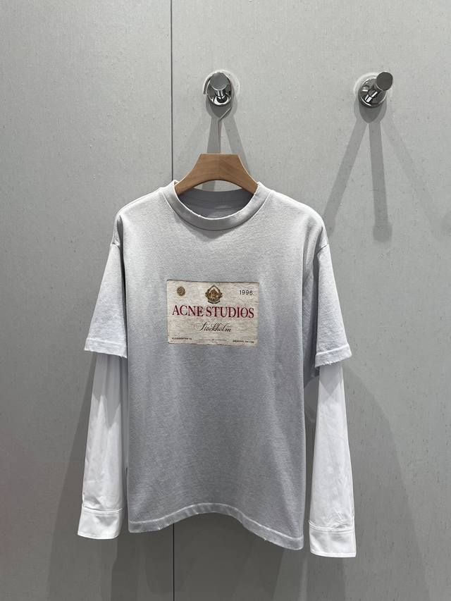 Acne Studio*24Fw秋冬新款 宽松1996复古印标假两件长袖t恤丨独家yb开发！高版出品！男女均可。宽松写意，随性乖巧的即视感，假两件的构造，分层明