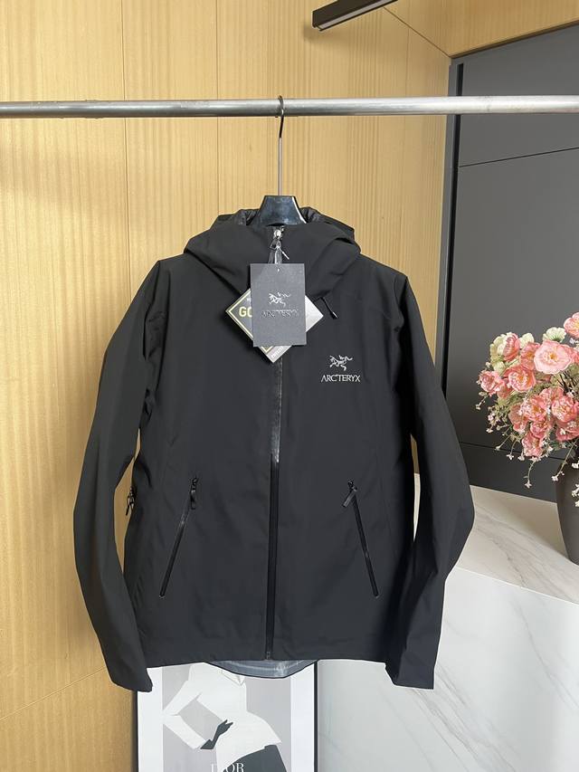 Arc'Teryx 始祖鸟 秋冬新款 三合一 防水硬壳连帽滑雪鹅绒羽绒服、采用完全防水、防风 透气的go-Re-Tex面料、采用90%灰鹅绒进行填充、保暖效果更