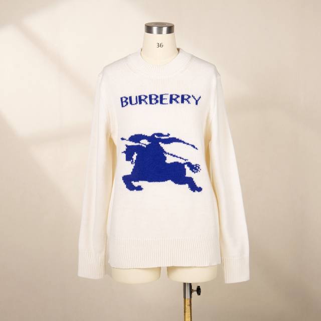 25Ssburberry羊毛针织上衣百分百羊毛、Yb提花工艺、效果完美sml ：白色、黑色